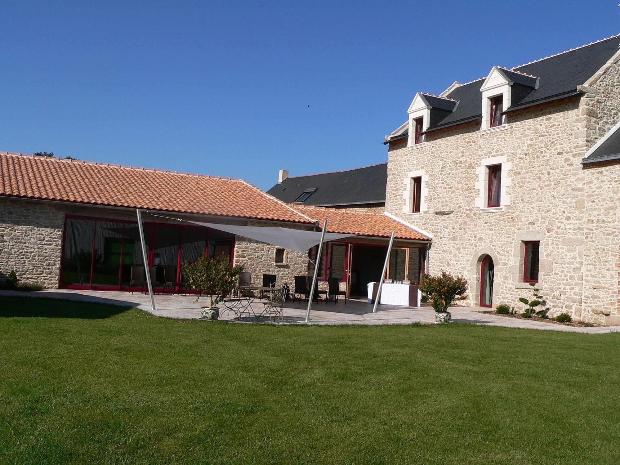 Le Manoir Du Pas Jahan Coueron Ngoại thất bức ảnh