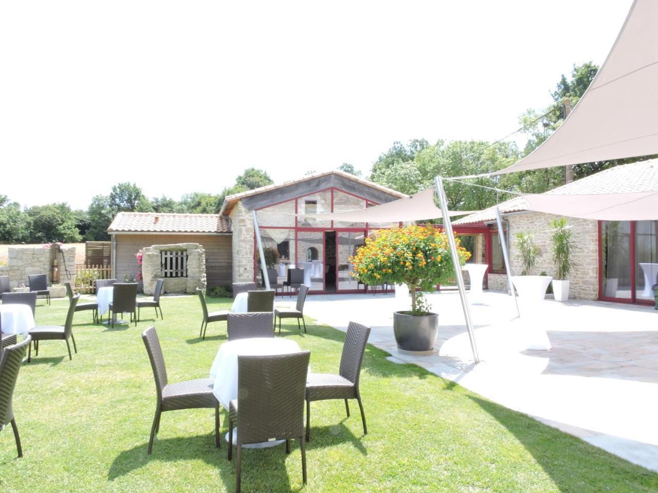 Le Manoir Du Pas Jahan Coueron Ngoại thất bức ảnh