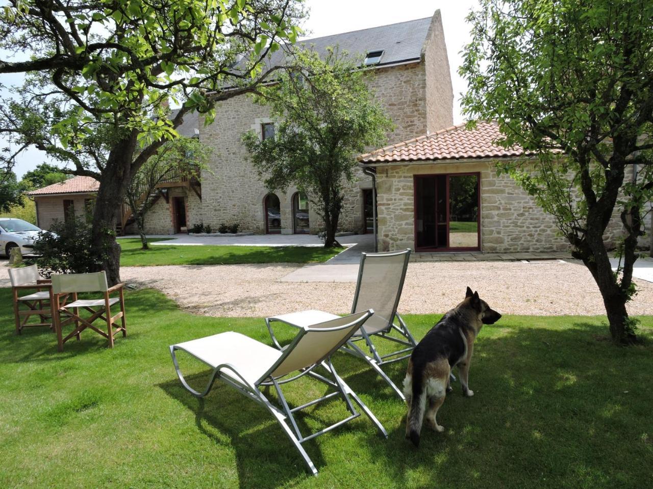 Le Manoir Du Pas Jahan Coueron Ngoại thất bức ảnh